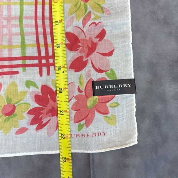 NWT Burberry Scarf - Picture 8 of 8